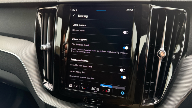 Volvo XC60 2.0 B5P Plus Dark 5dr AWD Geartronic Petrol Estate